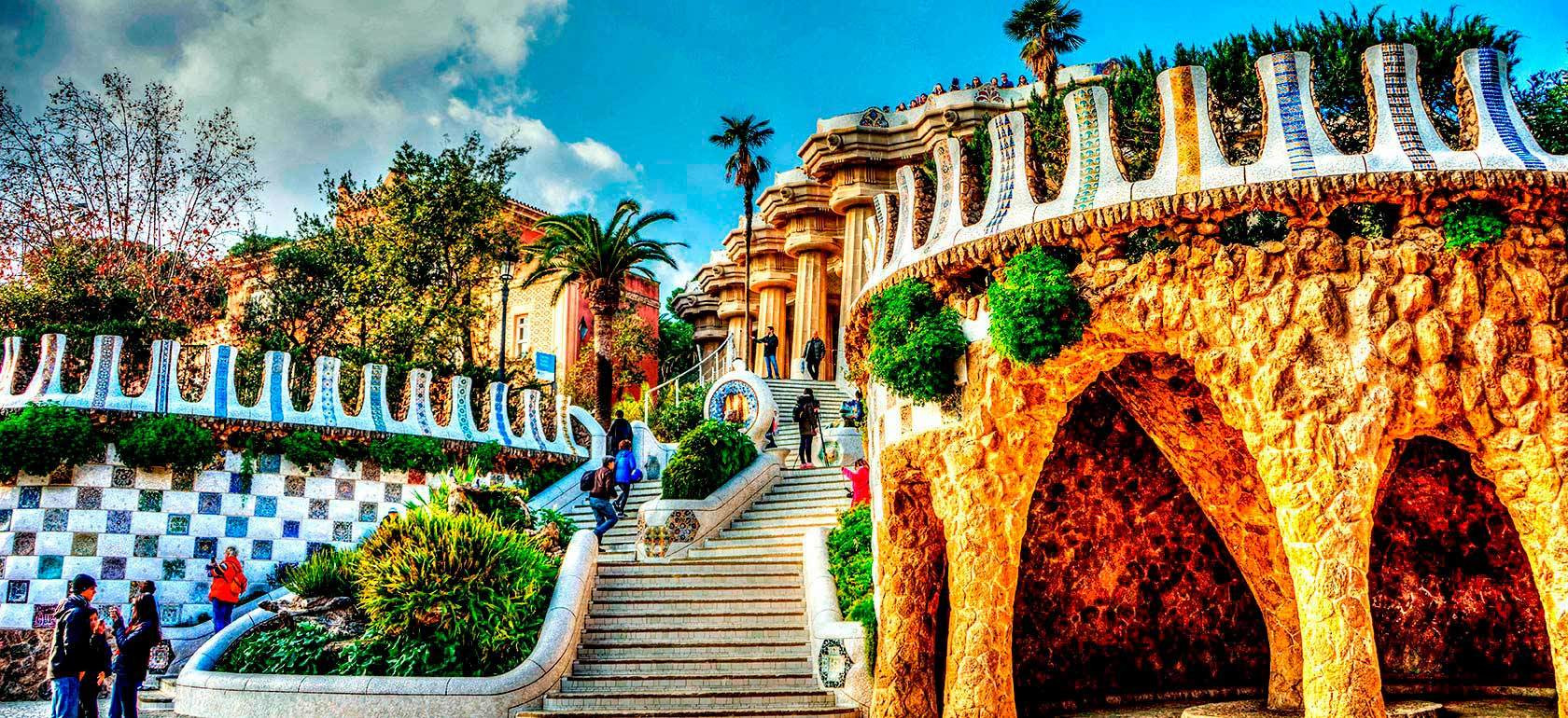 Парк Гуэля (Park Guell), Барселона, Испания – фотографии Испании