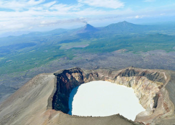 Вулкан Малый Семячик (Maly Semyachik), Камчатка – фотографии России