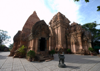 Башни Понагар в Нячанге – фотографии Вьетнама