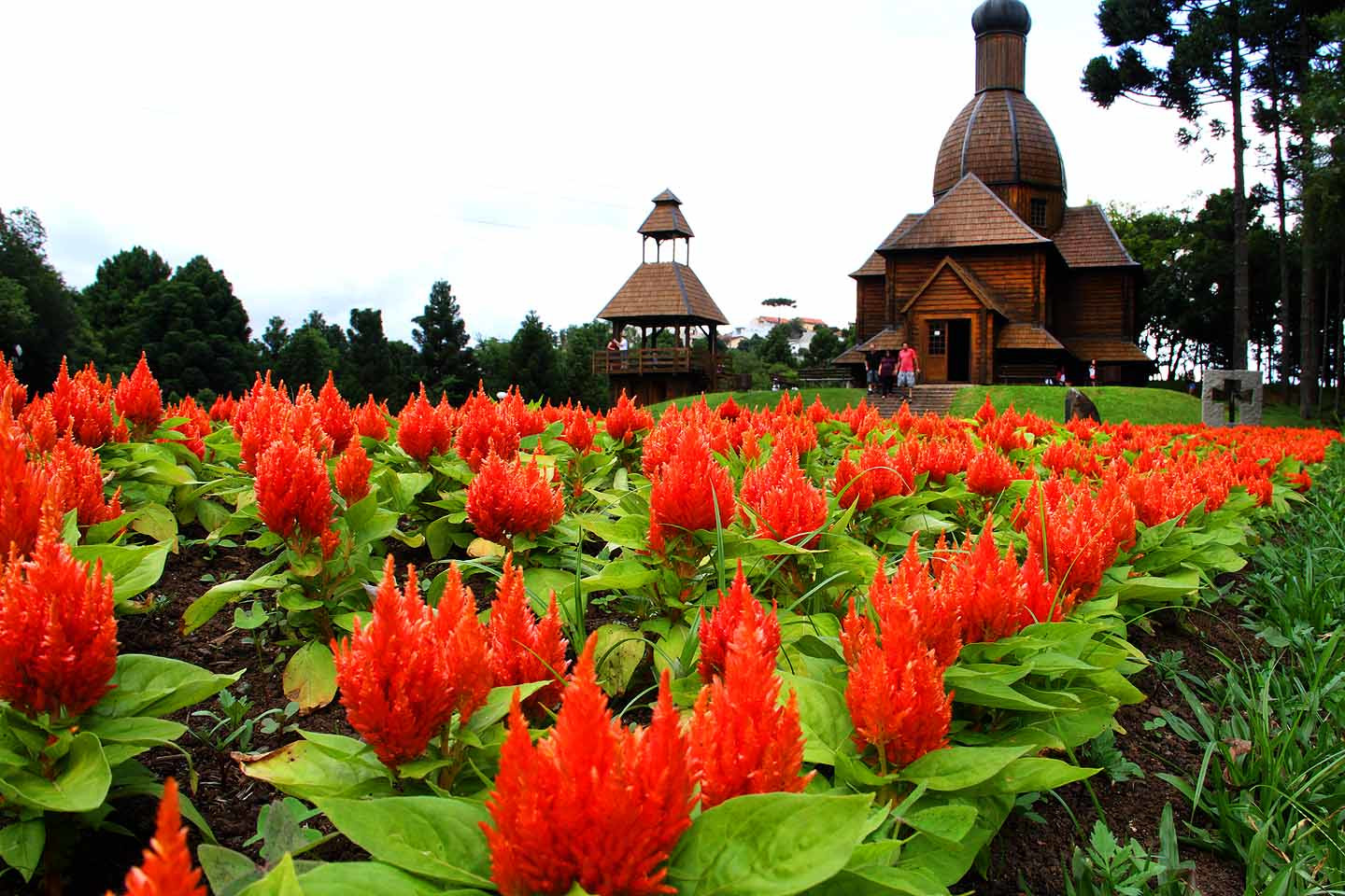 Украинский мемориал (Memorial Ucraniano) в городе Куритиба – фотографии Бразилии