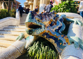 Популярный парк Гуэля (Park Guell) в Испании – фотографии Испании