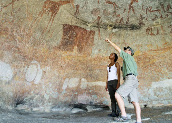 В пещерах Матобо находятся древние наскальные изображения – фотографии Зимбабве