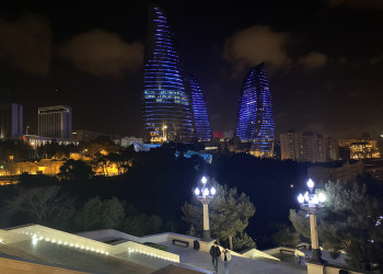 Знаменитые Пламенные башни в Баку – фотографии Азербайджана