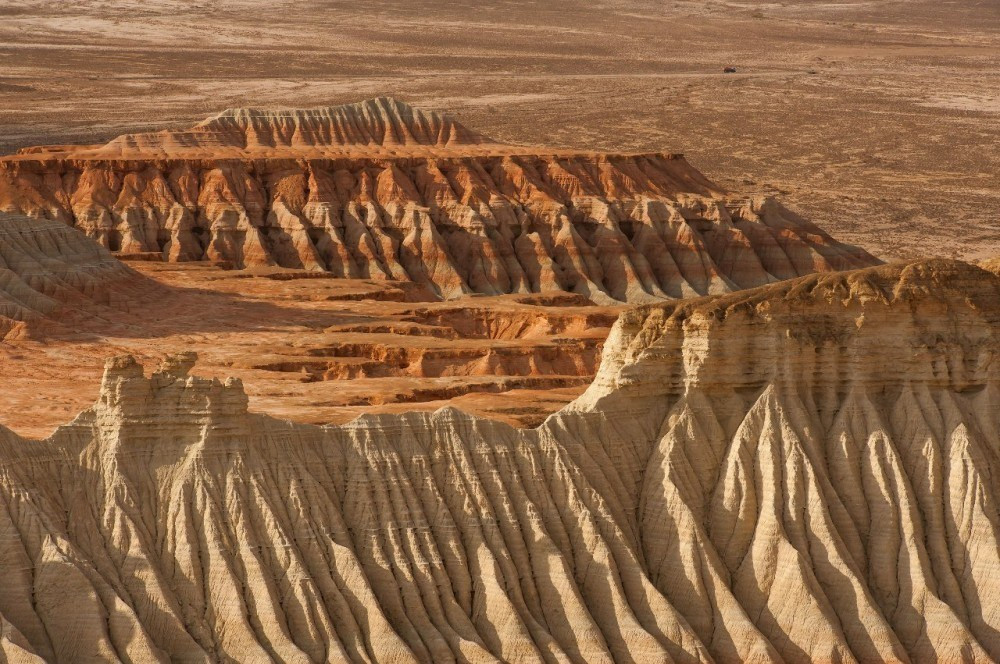 Природный каньон Янги-Кала (Yangy-kala) рядом с Туркменбашы, Туркменистан – фотографии Туркменистана