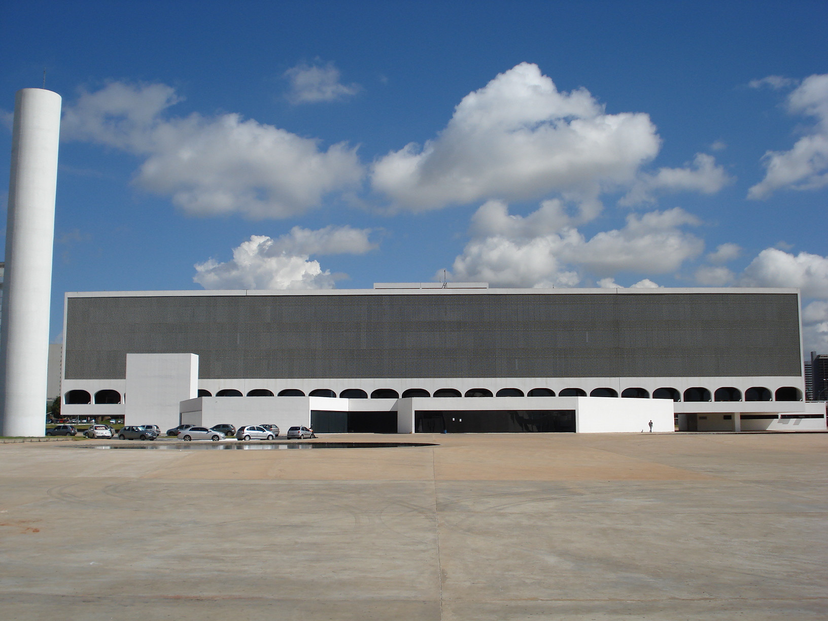 Национальная библиотека в Бразилиа – фотографии Бразилии