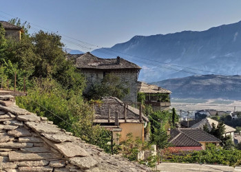 Пейзаж утреннего Берата. Албания. – фотографии Албании