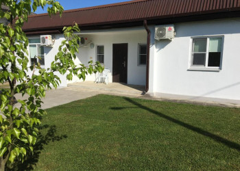 Двор дома в Очамчыра. Абхазия – фотографии Абхазии