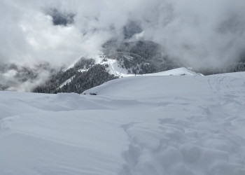 Вид с пухляка Каменного столба на Южный склон, Роза Хутор – фотографии России