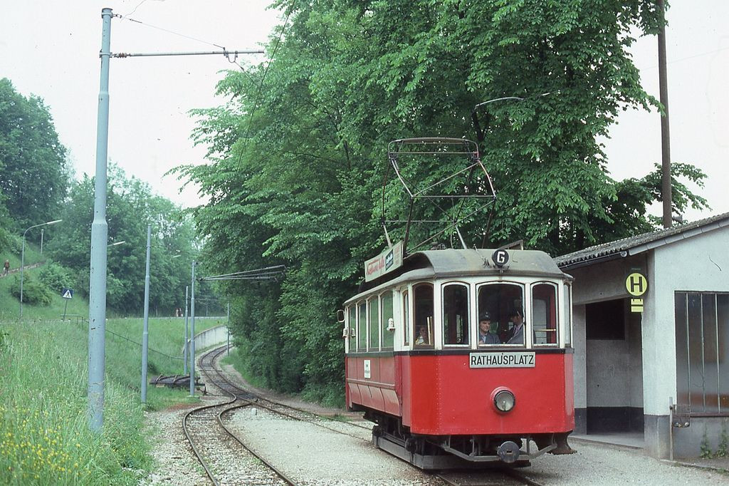 Остановка трамвая. Гмунден. Австрия – фотографии Австрии