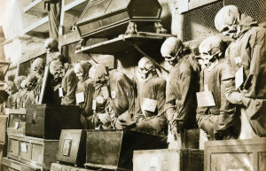 Помимо привлечения паломников, местные жители хотели быть сохранёнными в капуцинских Катакомбах – фотографии Италии