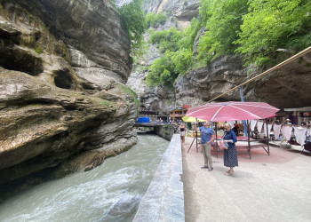 Чегемское ущелье, река и водопады, июнь 2022 – фотографии России