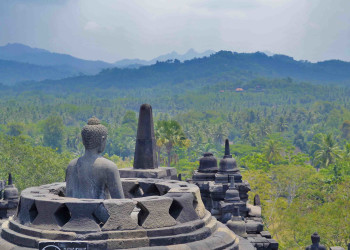 Храм Боробудур располагается на острове Ява в 40 километрах от Джокьякарты – фотографии Индонезии