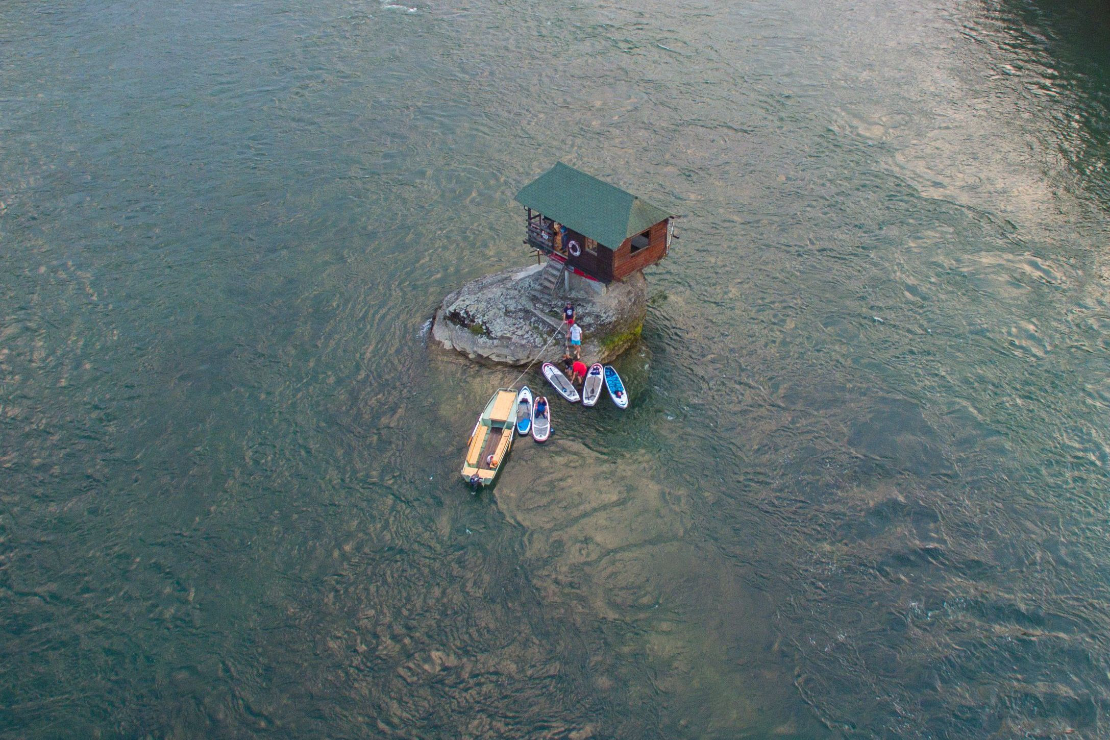 Дом отшельника на реке Дрина 1 – фотографии Боснии и Герцеговины