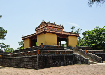 Гробница Минь Манга в окрестностях Хюэ – фотографии Вьетнама