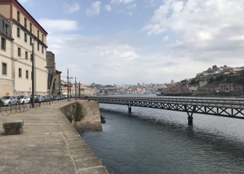 Прогулка вдоль реки по набережной Порту в сентябре – фотографии Португалии