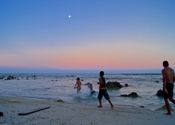 Вечерние прогулки по побережью острова Науру – фотографии Науру
