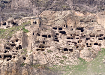 Территория пещерного города Вардзия является объектом Всемирного наследия ЮНЕСКО – фотографии Грузии