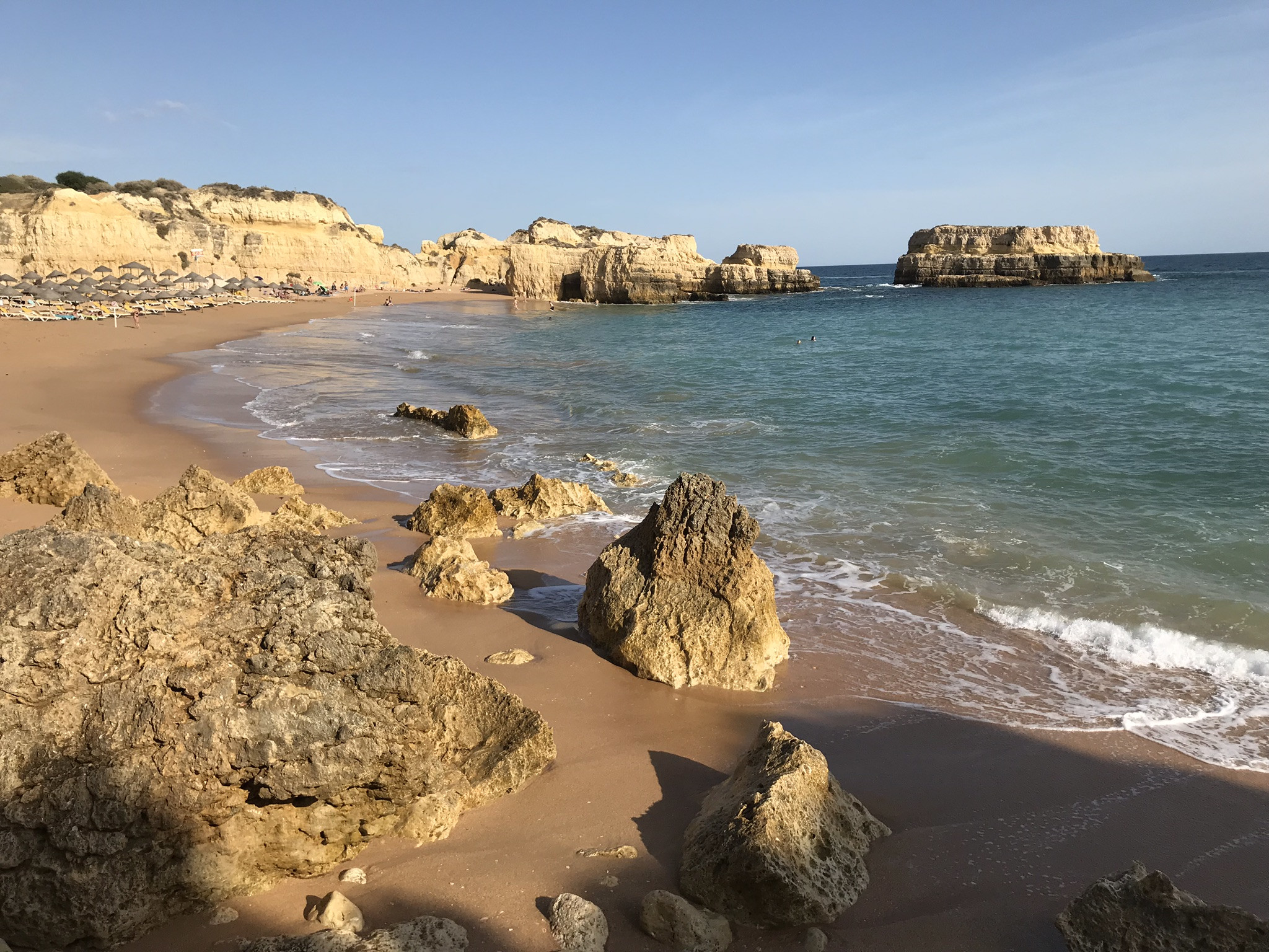 Пляж Castelo, район Албуфейры – фотографии Португалии