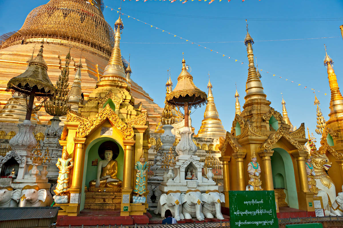 Пагода Шведагон (Shwedagon Pagoda) – святыня буддистов Мьянмы в Янгоне – фотографии Мьянмы