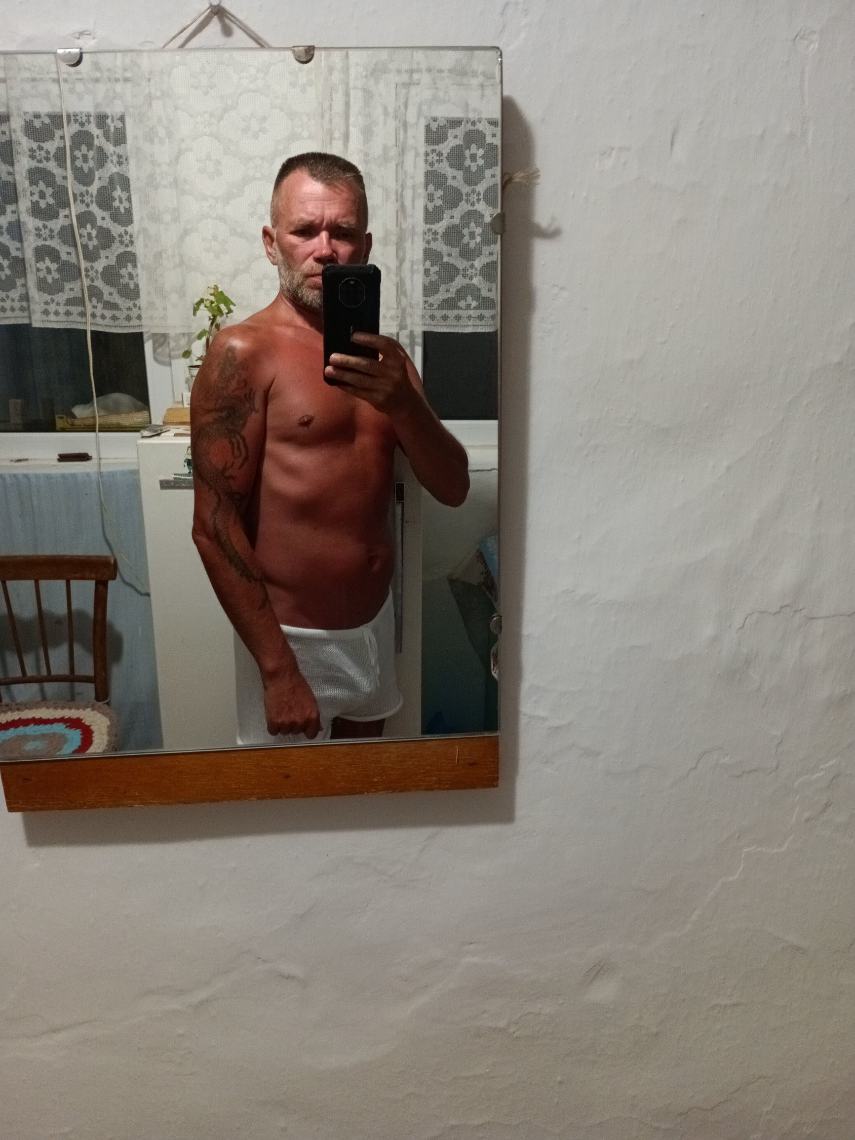 Загарел – фотографии