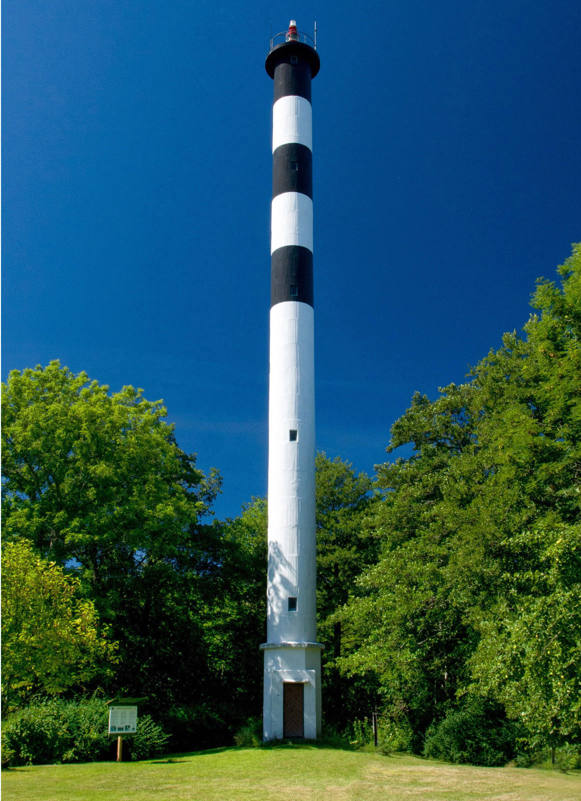 Маяк на острове Абрука (Abruka) – фотографии Эстонии