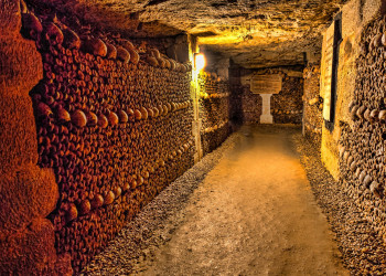 Катакомбы в Париже (Catacombes de Paris) – фотографии Франции