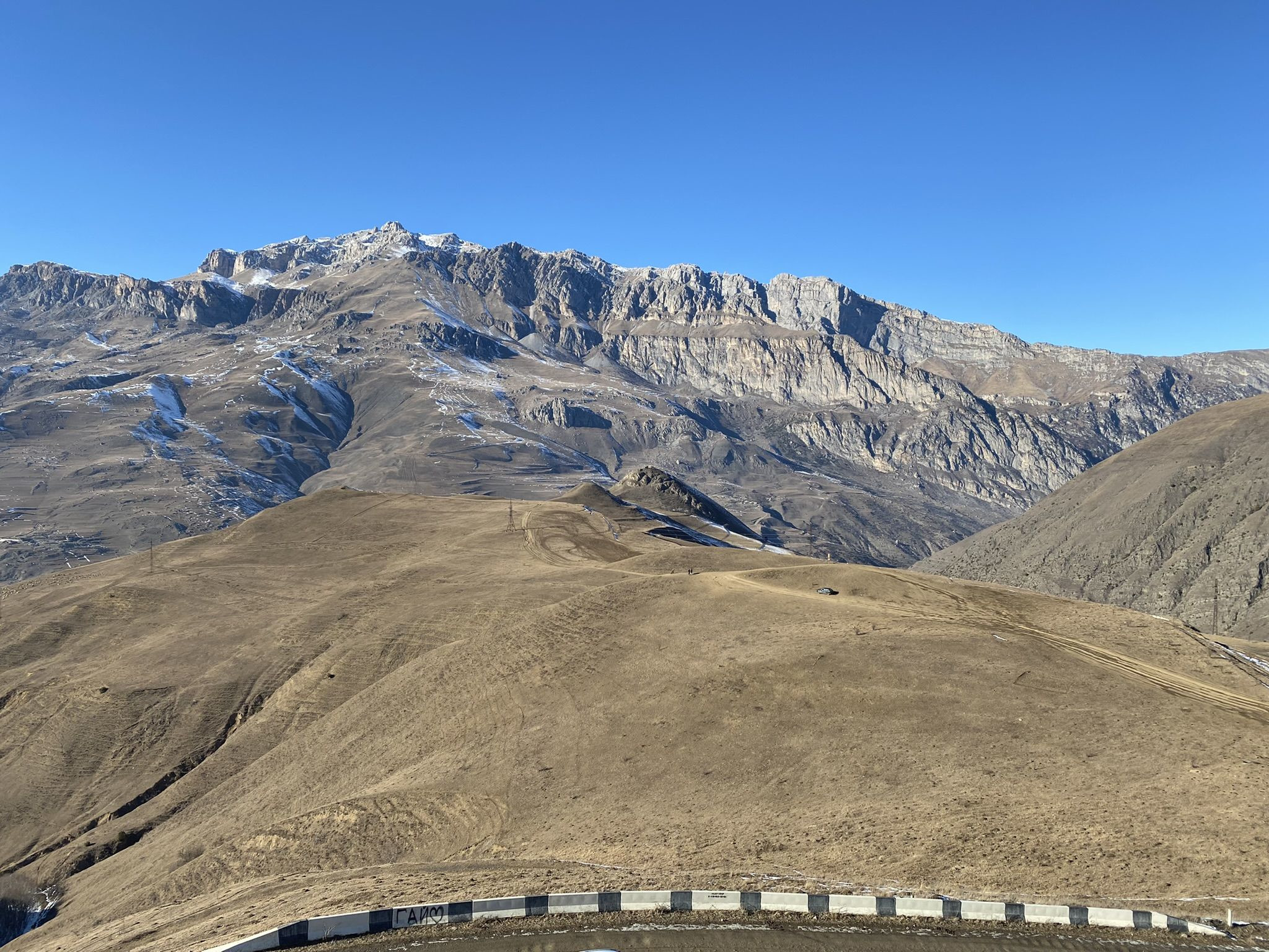 Окрестности в районе поселка Верхний Фиагдон, Северная Осетия – фотографии России