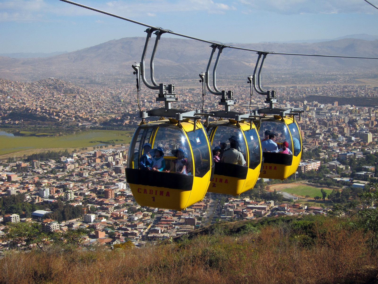 Канатная дорога к статуе Кристо-де-ла-Конкордия в Кочабамбе – фотографии Боливии
