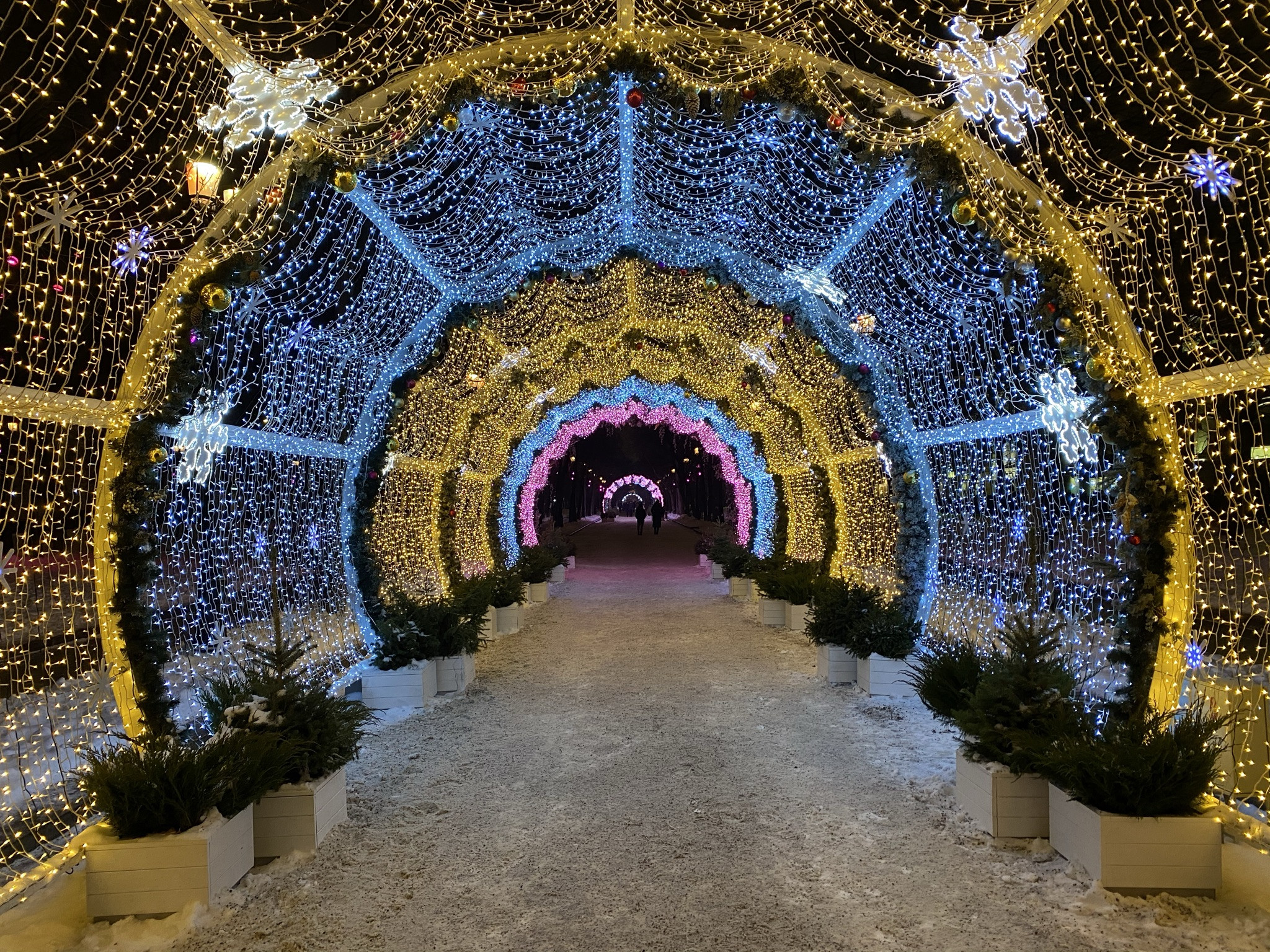 Тверской бульвар в Москве, новогодняя ночь 31 декабря – фотографии России