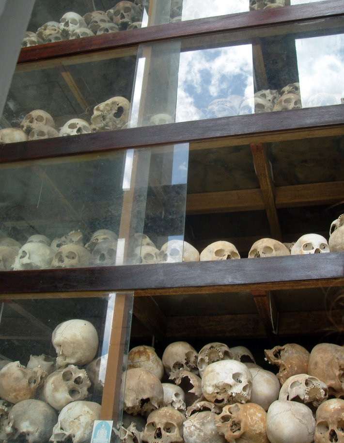 Музей геноцида Чоенг Эк (Choeung Ek) – фотографии Камбоджи