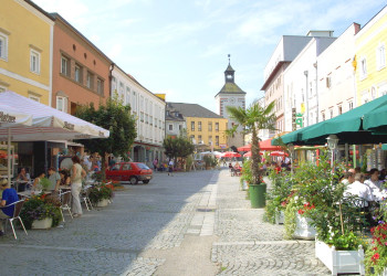 Уличные кафе. Фёклабрук. Австрия. – фотографии Австрии