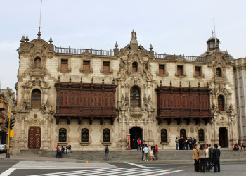 Дворец Архиепископа в Лиме (Palacio Arzobispal de Lima) – фотографии Перу