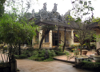 Пагода Тыхиеу в пригороде города Хюэ – фотографии Вьетнама