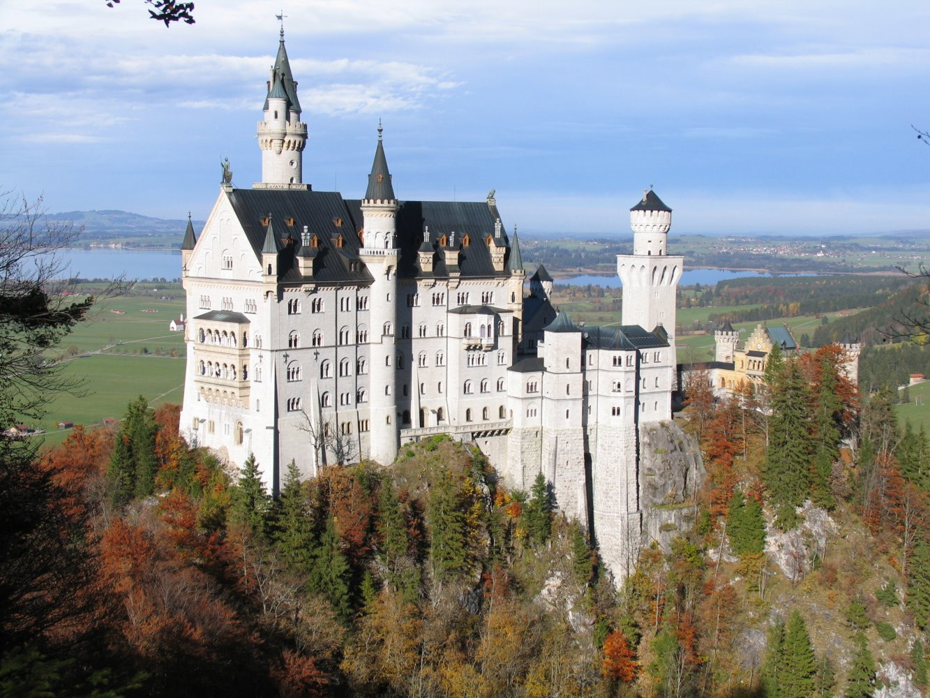 Замок Нойшванштайн (Neuschwanstein Castle) в Германии – фотографии Германии