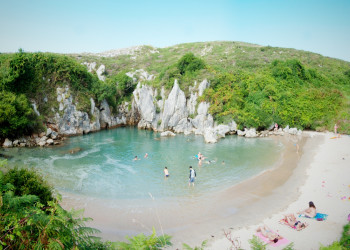 Природное чудо пляж Плайя де Гульпиюри в Астурии, Испания – фотографии Испании