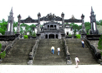 Гробница Кхай-Динь – фотографии Вьетнама