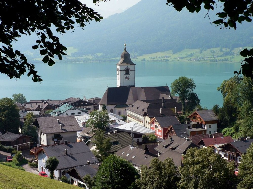 Старинный городок Санкт-Вольфганг. Известный курорт Австрии. – фотографии Австрии