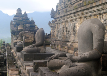 Боробудур - буддистский храм, возведённый в 8-9 веке до нашей эры – фотографии Индонезии