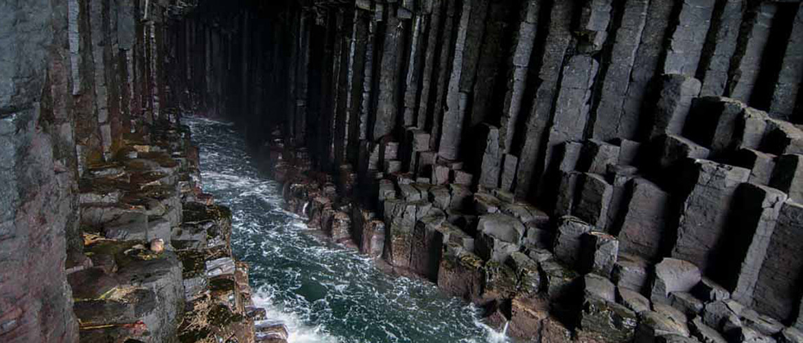 Фингалова “пещера мелодий” в Шотландии, Великобритания – фотографии Великобритании