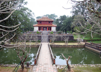 Красивая гробница Минь Манг (Хюэ) – фотографии Вьетнама