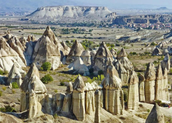 Скальные образования Каппадокии использовались жителями Каппадокии, чтобы спастись от суровой зимы  – фотографии Турции