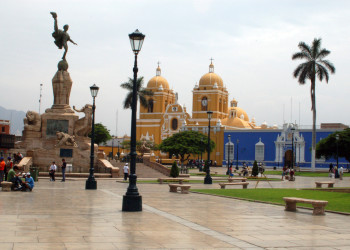 Пласа-де-Армас в Трухильо – фотографии Перу