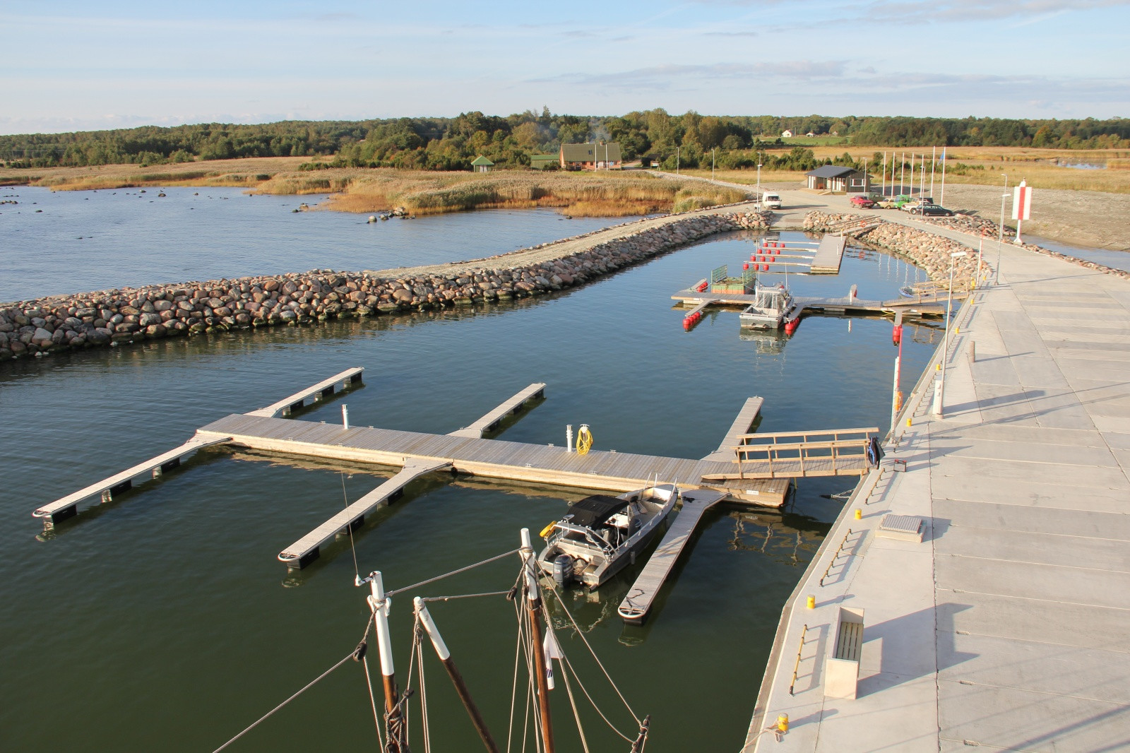 Причал на острове Абрука – фотографии Эстонии