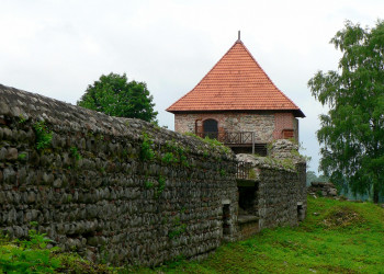 Стены тракайского полуостровного замка, Литва – фотографии Литвы