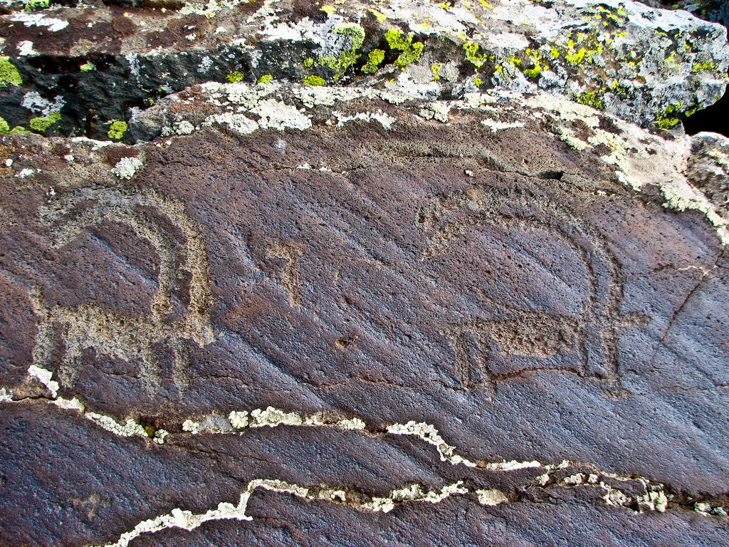 Петроглифы Ухтасара (Ughtasar Petroglyphs) – фотографии Армении