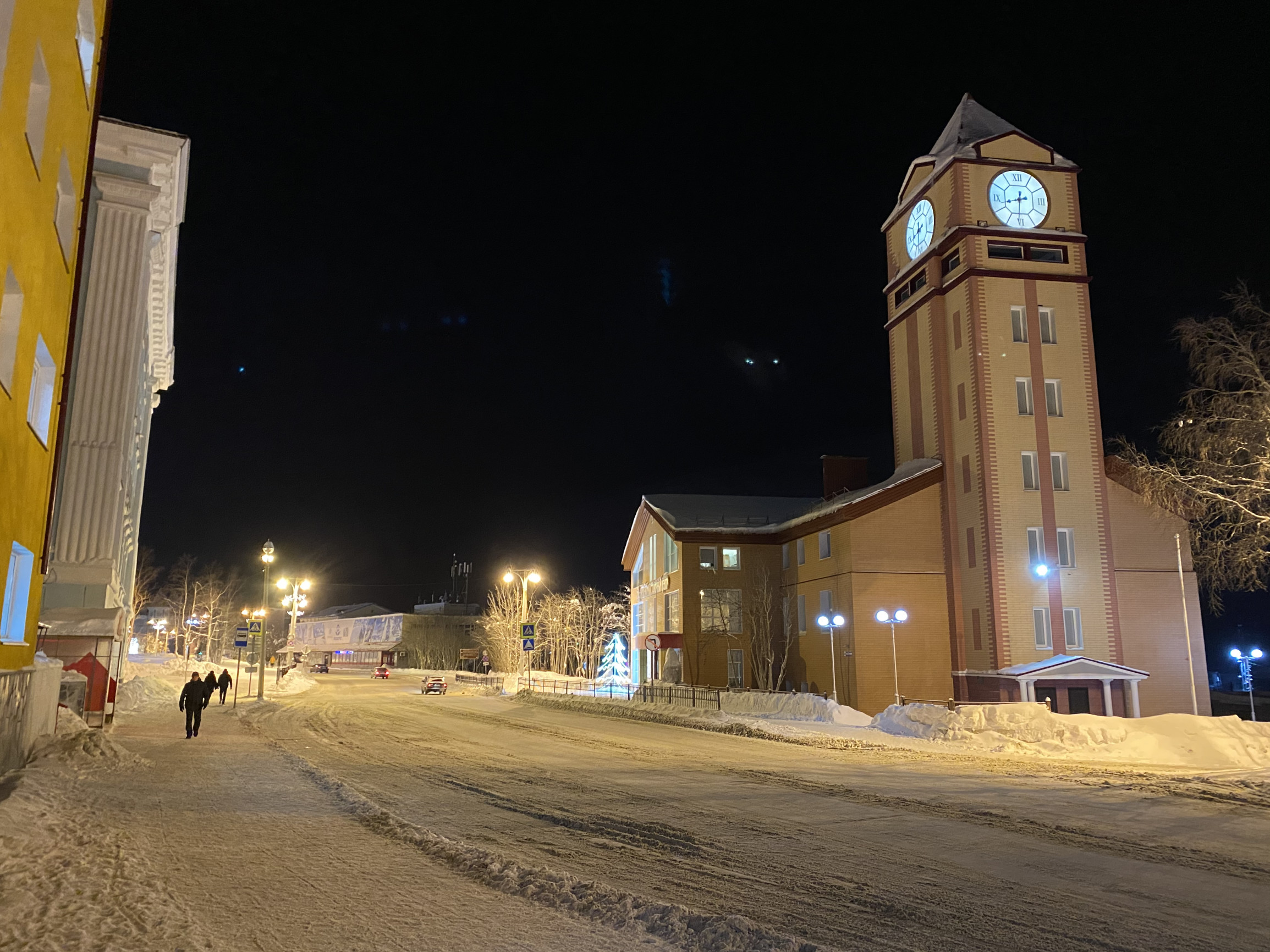 Здание городского музея в Кировске – фотографии России