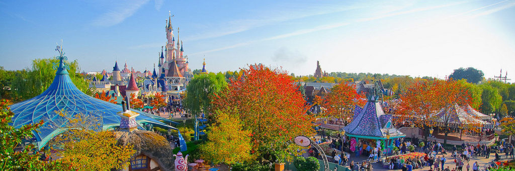 Парижский Диснейленд работает круглый год, но конец весны или начало осени наиболее благоприятны – фотографии Франции