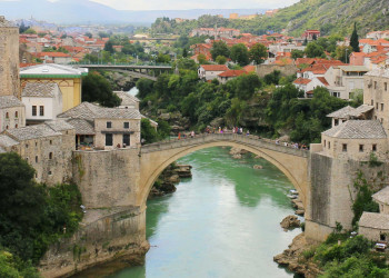 Знаменитый мост в городе Мостар в Боснии – фотографии Боснии и Герцеговины