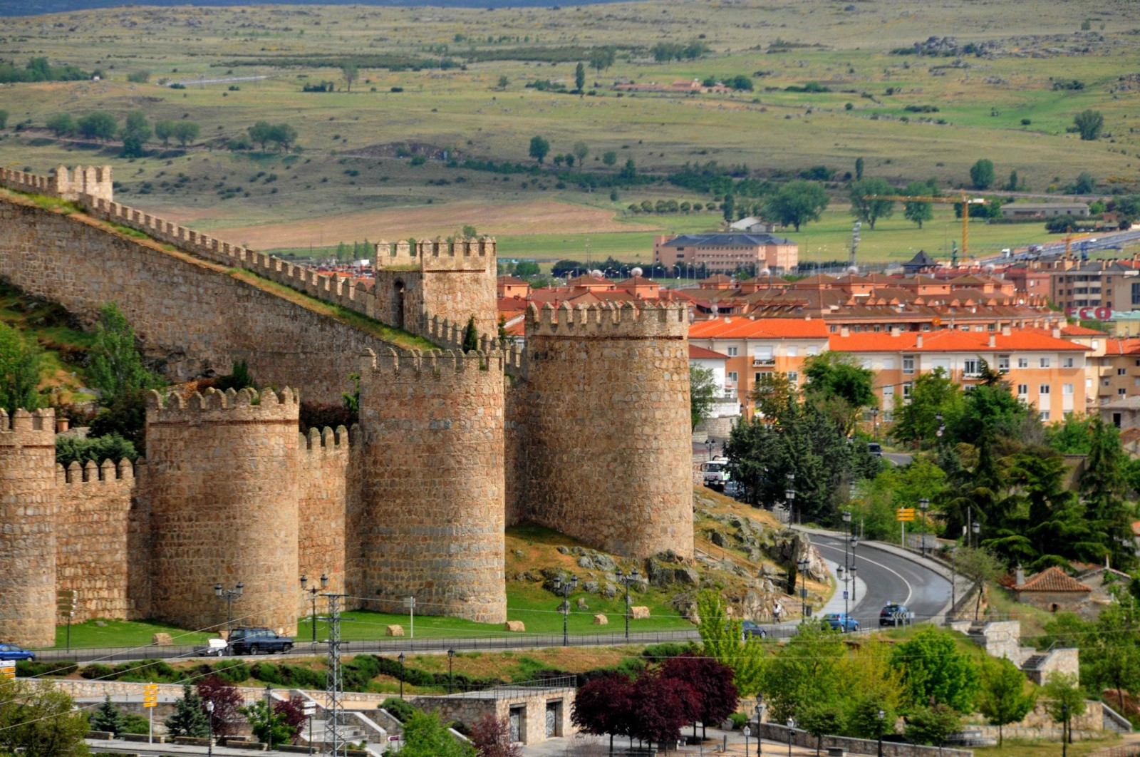 Знаменитые крепостные стены Авилы (Muralla de Ávila) – фотографии Испании
