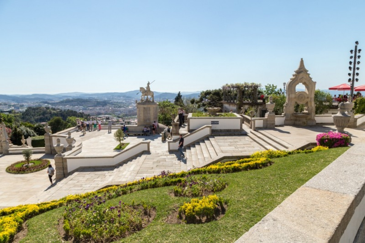 Уникальная лестница Via Sacra была построена в 1811 году и насчитывала 557 ступеней – фотографии Португалии